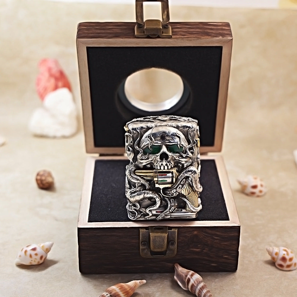Zippo Vintage Argent Nether Zorro Skull and Revolver Case Case - CM75