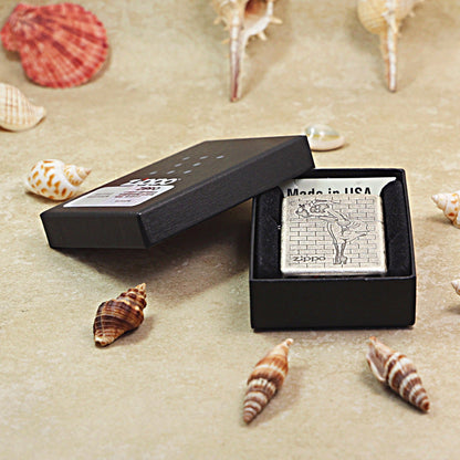 Zippo Vintage Argent Windy Maiden Brick Pattern - 205-DS77