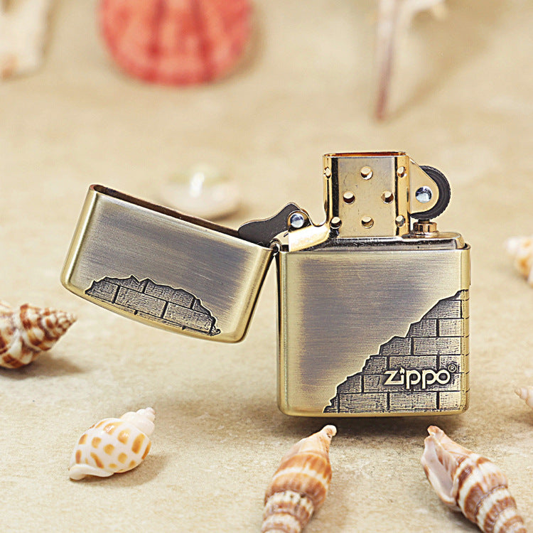 Zippo Heavy-duty Vintage Bronze with 'Breaking Wall' Engraving - JP41