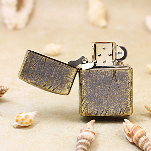 Zippo Heavy-duty Solid Bronze 'Knife Scars' - CC01