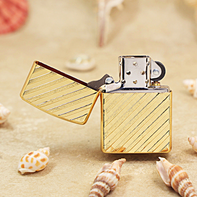 Zippo Gold Diagonal Line Pattern - 162-DS100
