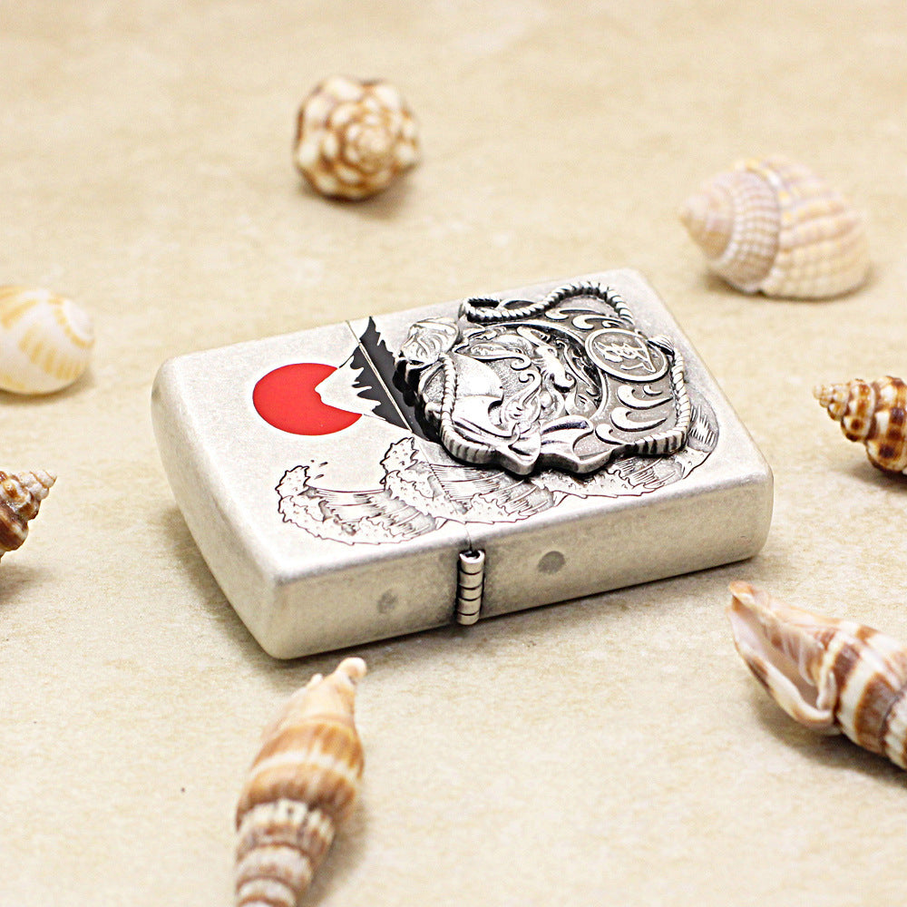 Zippo Vintage Argent Daruma and Great Wave Medallion - DS161
