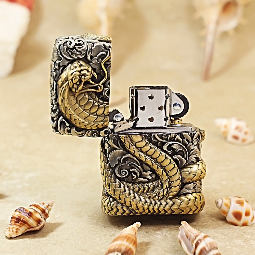 Zippo Vintage Argent Case Wealthy Golden Snake Zodiac Flame - CM107
