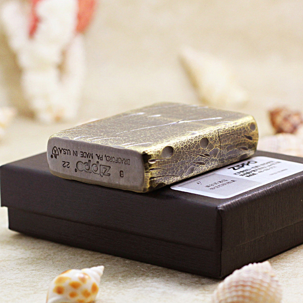 Zippo Heavy-duty Solid Bronze 'Knife Scars' - CC01